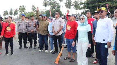 Anggota DPR RI Sponsori Lomba Katinting Di Pantai Tanjung Babia