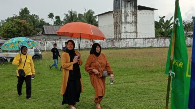 Walau Diguyur Hujan, Masyarakat Bambaira Tetap Hadiri Kampanye Yaumil Dilapangan