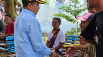 Yaumil Kampanye Dialogis Sambil Bakar Ikan Dengan Masyarakat Sarjo